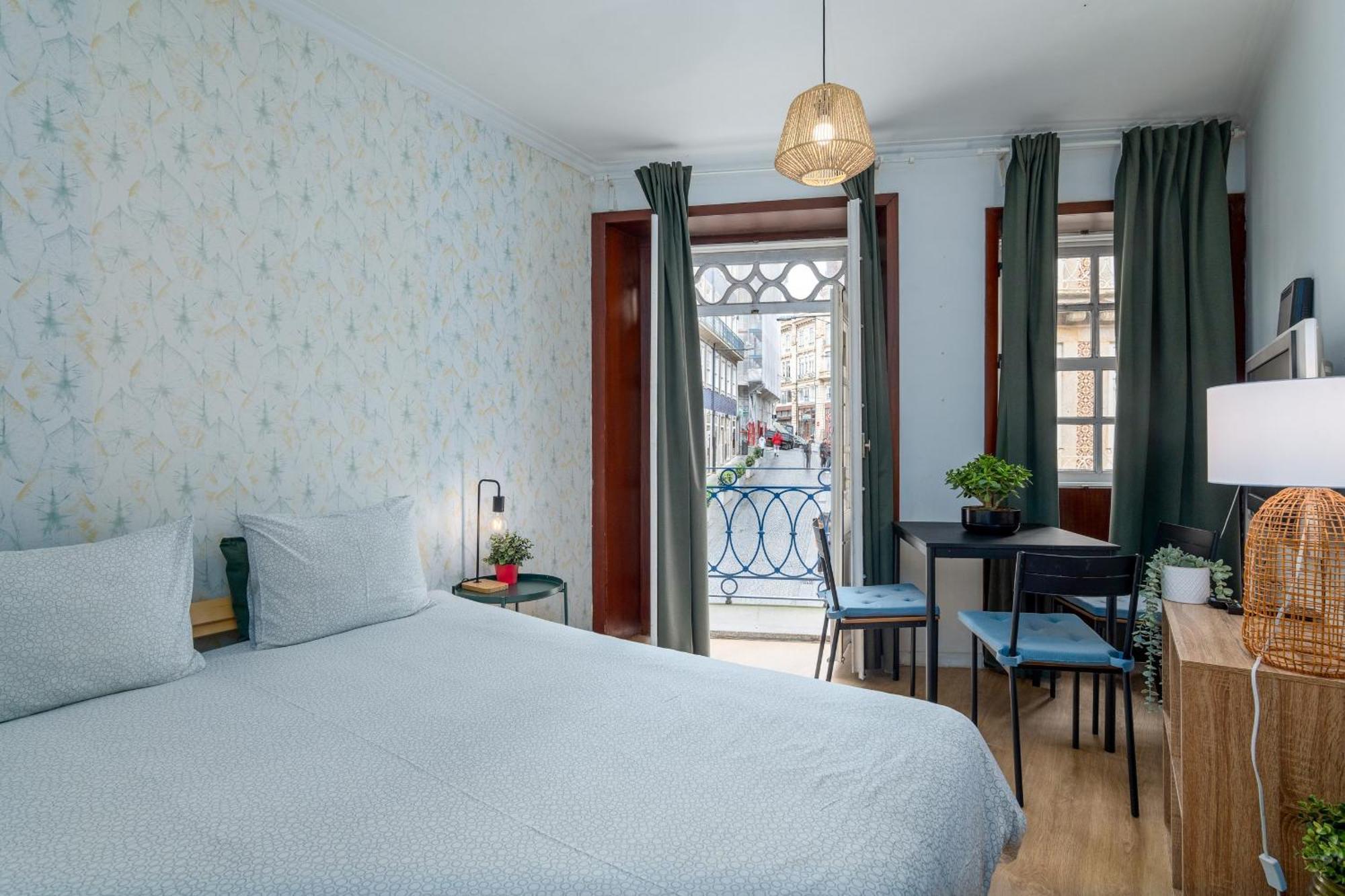 Renovated Feb25 Clerigos Cozy Balcony With Self Check In Apartment Порто Екстериор снимка
